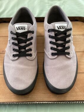 Vans Authentic Low-Top Canvas Sneakers – Men’s 9.5 (Grey)